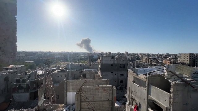 تصاعد أعمدة دخانية بعد قصف إسرائيلي لغزة