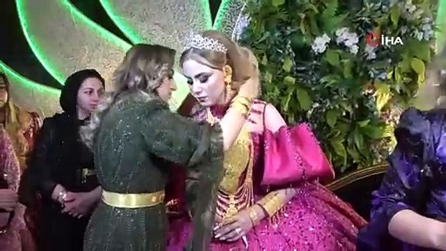 Aşiret düğününde servet aktı! Geline 3 kilo altın, damada ise 3 milyon TL takıldı