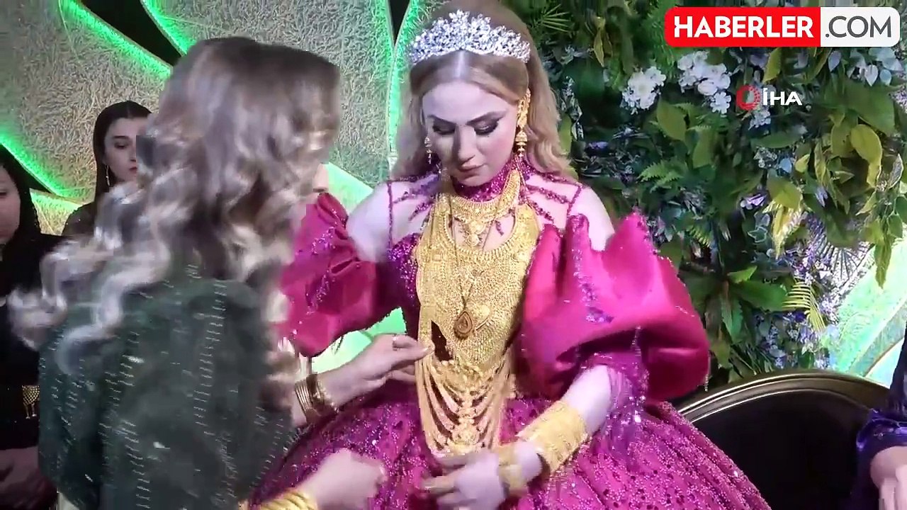 Aşiret düğününde paralar havada uçuştu! Geline 3 kilo altın, damada 3 milyon TL takıldı