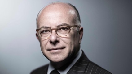 GALA VIDEO - Bernard Cazeneuve cité comme Premier ministre : qui sont ses enfants Mona et Nathan ?