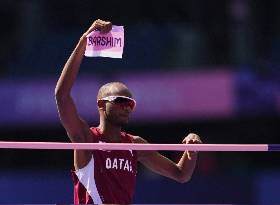 البطل القطري معتز برشم يتأهل إلى نهائي مسابقة الوثب العالي