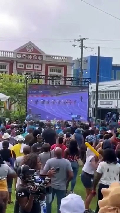 Les fans de Sainte Lucie célèbrent la 1ere médaille d'or du pays