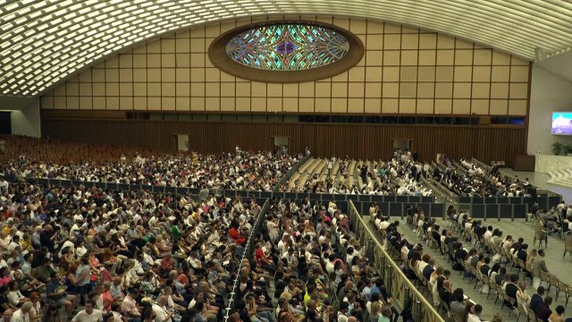 Defensores de animales interrumpen audiencia del papa y piden fin de corridas de toros