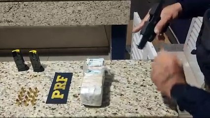 PRF prende homem que transportava pistola e R$ 33 mil em Santa Terezinha de Itaipu