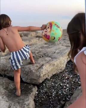 Las vacaciones de Zaira Nara con sus hijos y Facundo Pieres en España