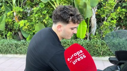 Eloísa Muñoz, preocupada y cabizbaja en su visita a Julián Muñoz en el hospital