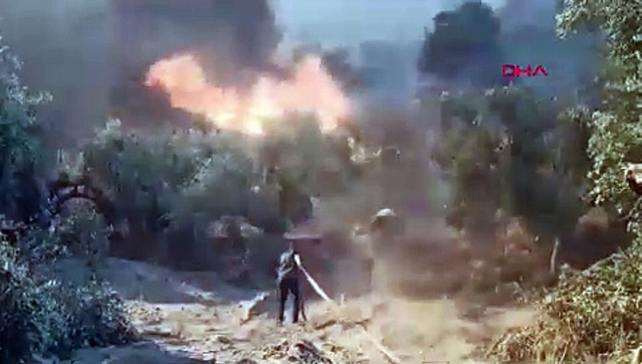 Aydın, Balıkesir ve Muğla’da yangın! Alevler yerleşim yerlerine ulaştı