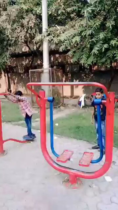 enjoy with friend 