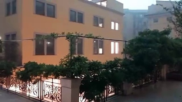 Maltempo a Milano: pioggia e vento in zona corso Buenos Aires