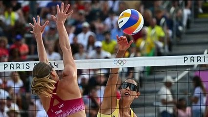 Ana Patrícia e Duda avançam às semis do vôlei de praia em Paris-2024