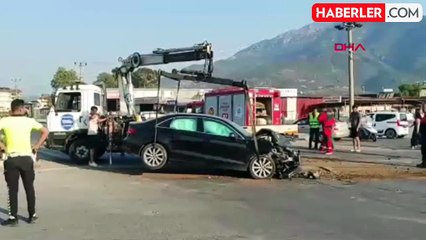 Fethiye'de minibüs ile otomobil çarpıştı: 7 yaralı