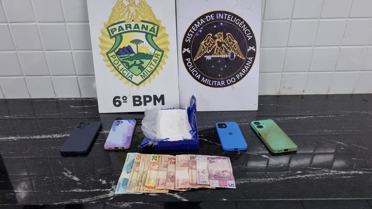 Polícia Militar apreende um quilo e cocaína dentro de veículo Parati no Bairro Brasília em Cascavel