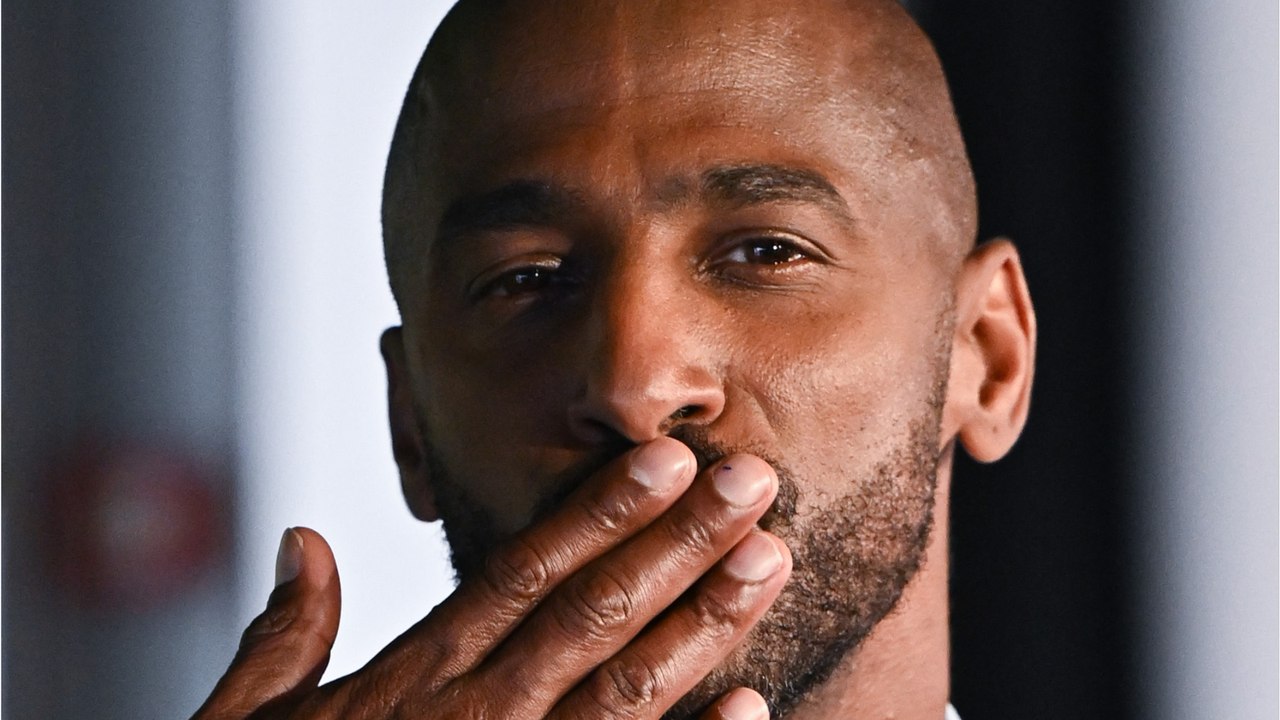 GALA VIDEO - Stomy Bugsy prêt pour une belle histoire d’amour : “Mon coeur est ouvert pour le coup de foudre”