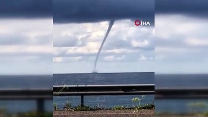 Karadeniz sahilinde hortum kabusu: Tatilciler dev hortumu böyle izledi