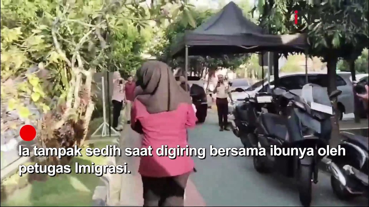 Momen Bocah Ukraina 'Si Kocong' Tantrum saat Dideportasi dari Bali
