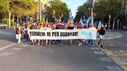 Las juventudes de Junts llegan al Passeig Lluís Companys