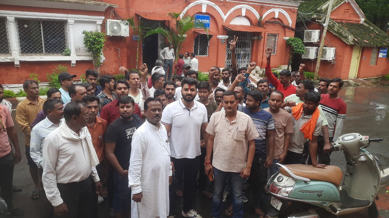 Municipal Corporation:  वेतन मिलने के आश्वासन प...