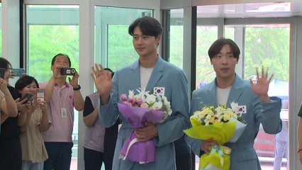 '펜싱 금메달' 오상욱·박상원 환영행사..."성심당 뛰어넘는 선수 될 것" / YTN