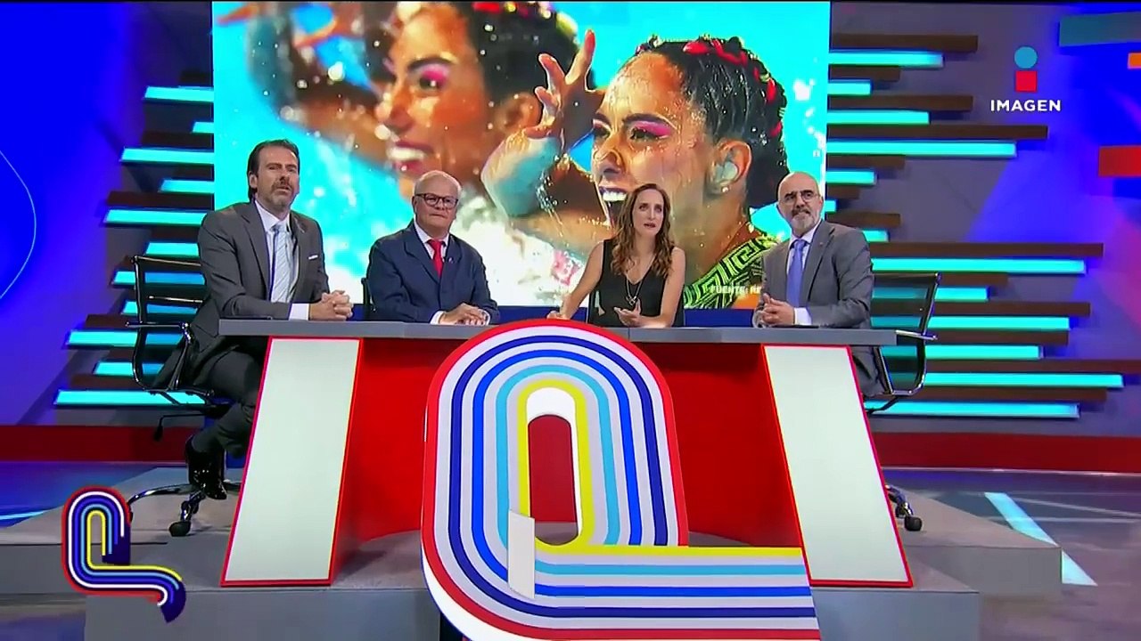 Nuestros compatriotas les enseñan nuestras tradiciones a los franceses. 