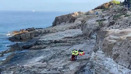 Calafuria, pauroso volo sulla scogliera: grave un ragazzo