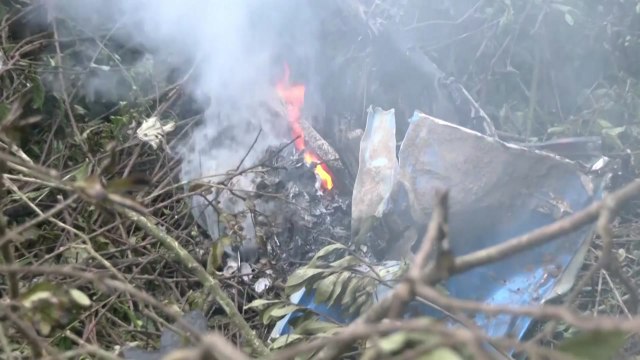 네팔서 중국인 관광객 태운 헬기 추락...탑승자 5명 전원 사망 / YTN