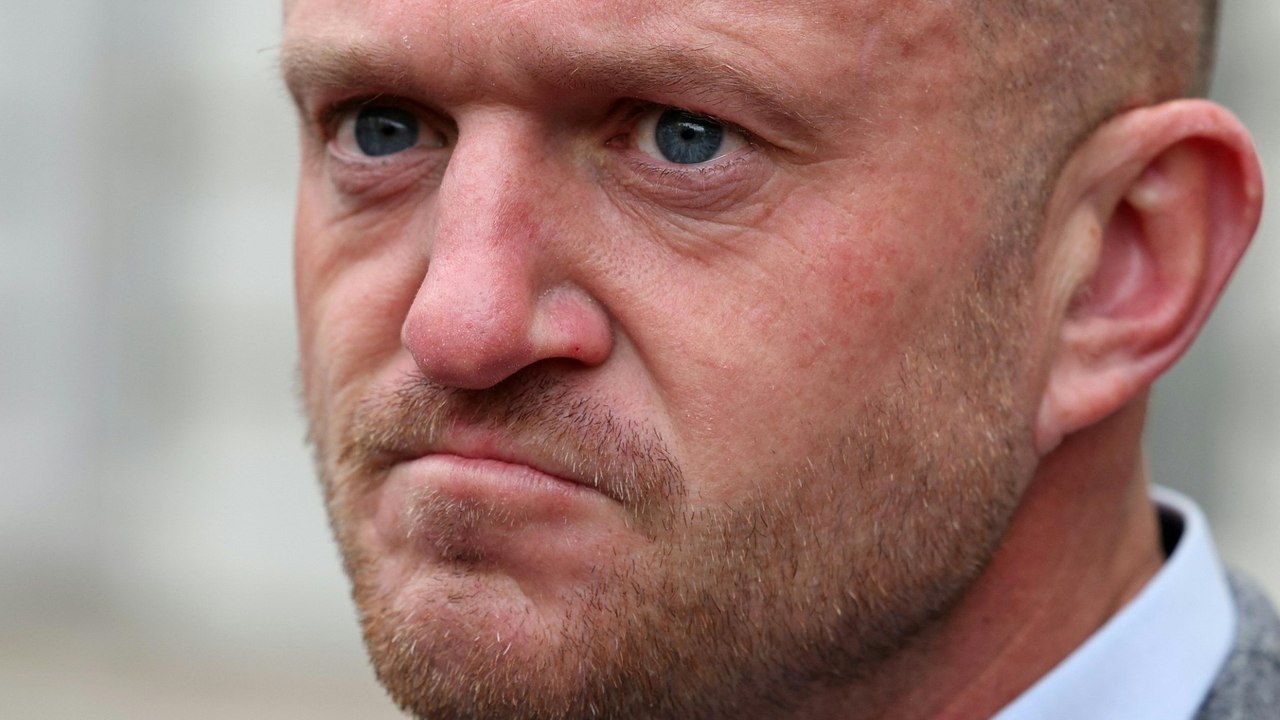 Krawalle in Großbritannien: Zypern will Anstifter Robinson fassen helfen