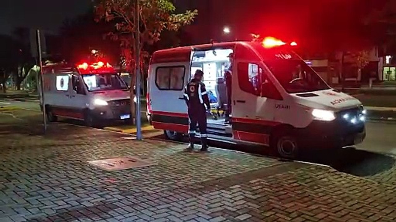 Idosa em surto em quatro de hotel é socorrida pelo Samu no Centro de Cascavel