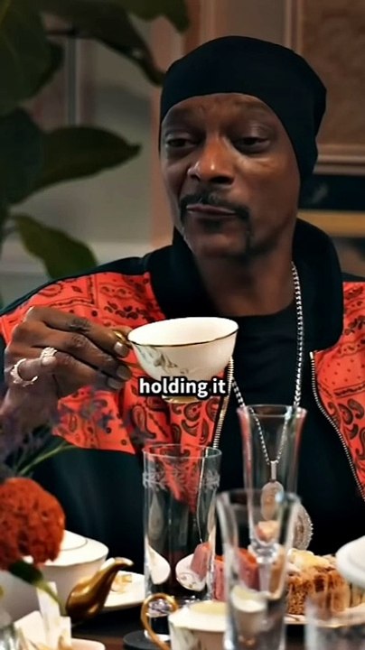 Snoop Dogg Tries Tea for the FIRST Time
