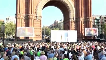 Puigdemont avisa al Estado: "Aún estamos aquí, porque no tenemos derecho a renunciar"