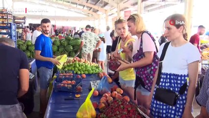 Antalya'da Ruslar Türkçe Öğrenmeyince Pazarcılar Rusça Öğrenmeye Başladı