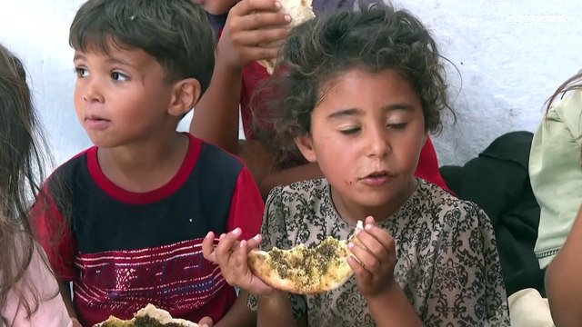 غزة حيث يموت الناس عطشا ويبكي الرجال قهرا.. مأساة الفلسطيني اليومية في تأمين شربة ماء أو كسرة خبز