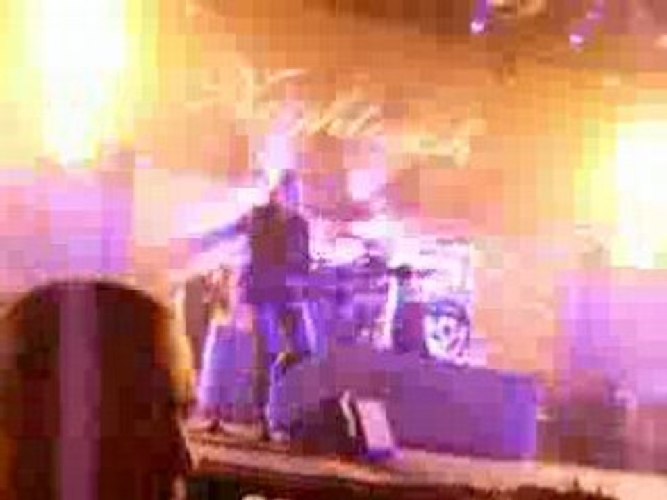 Fin d'intro plus bye bye beautiful nightwish à toulouse