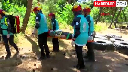 UMKE, Türkiye ve yurtdışında her türlü felakette mağdurlara yardım eli uzatıyor