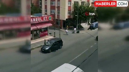 Esenyurt'ta Balıkyolu Caddesi'nde silahlı çatışma anı görüntülendi