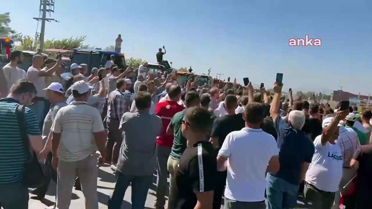 Çiftçiler fiyatlara isyan etti, traktörleriyle Bursa-İzmir yolunu trafiğe kapattı