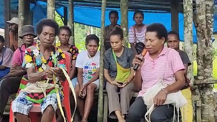 Belajar Menoken Kepada Tokoh Perempuan Kampung Ampas