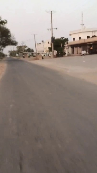 Area:30 Marle.                Front road: 22 foots.  Main link road: 16 foots Front : 37.3 foot length: 220 foot Demand: 1 lakh 75 hazar    Dalowali Malapur Road