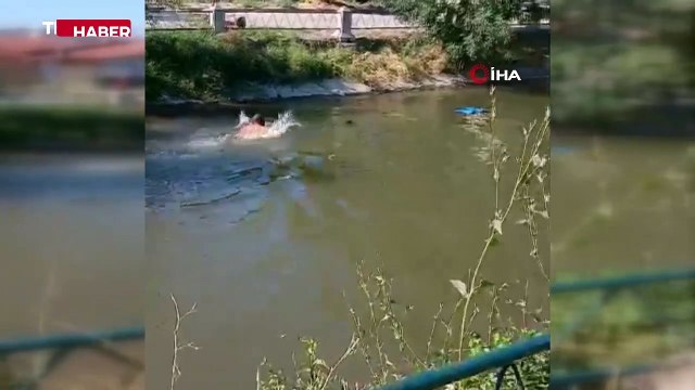 Kanala düşen çocuğu kurtardıktan sonra akıntıya kapılarak hayatını kaybetti