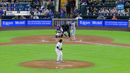 Francisco Álvarez conecta triple e iguala a William Contreras