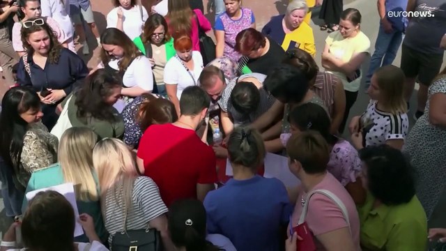 بسبب القتال المستمر .. مواطنون روس يفرون من منازلهم في المناطق المحاذية للحدود مع أوكرانيا