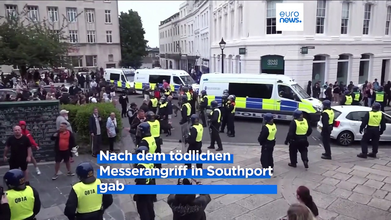 FakeNews zu britischen Protesten verbreiten sich wie Lauffeuer: Elon Musks X droht Millionenstrafe