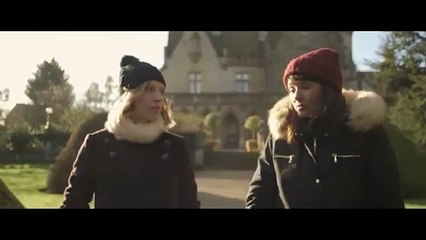 EL ESPÍRITU MALIGNO PERSIGUE A LAURA . PELICULA DE TERROR COMPLETA EN ESPAÑOL