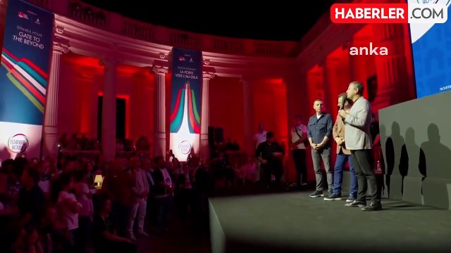 İmamoğlu, Kadın A Milli Voleybol takımının maçını izleyen vatandaşları ziyaret etti