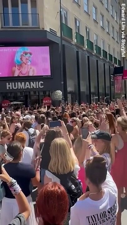 Fans belt out Taylor Swift songs in Vienna amid cancelled show