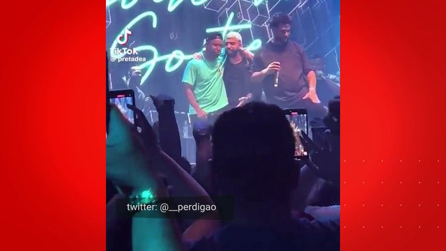 Gabigol curte show após classificação do Flamengo