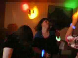 ah ah ah ah stayin' alive !