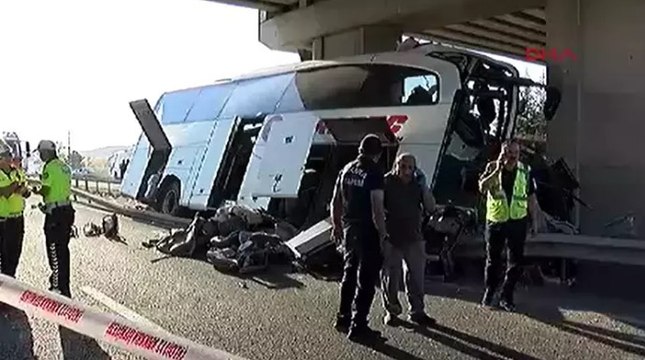 Ankara Polatlı’da yolcu otobüsü üst geçide çarptı: Ölü ve yaralılar var