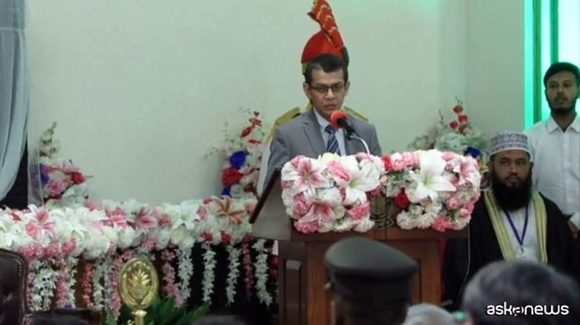 Il premio Nobel Yunus ha giurato e guida il governo del Bangladesh