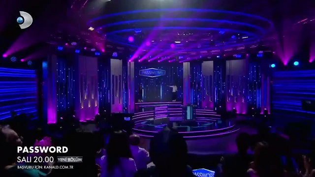 Erkan Kolçak Köstendil Ve Şebnem Bozoklu Yıllar Sonra Bir Araya Gelerek 'Yanarım' Şarkısını Seslendirdi