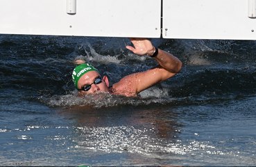 المجري راشوفسكي يظفر بذهبية ماراثون السباحة